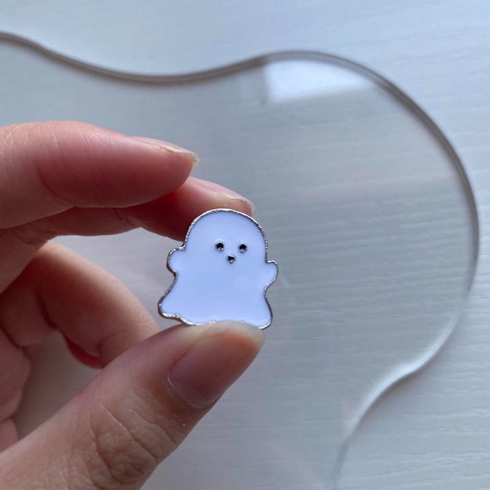 Cute Ghost Boo Pin - Picture 4 of 4